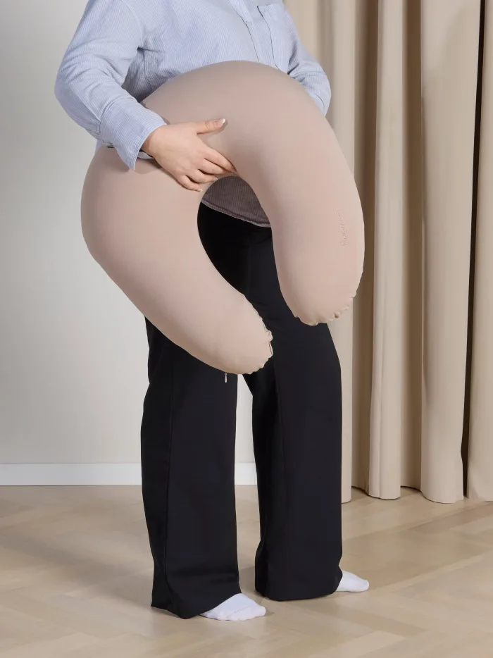 Beemoo Beemoo CARE Snug Amningskudde, Sand Beige